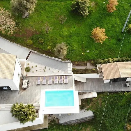 Luna 8, Emma Vila Cefalù